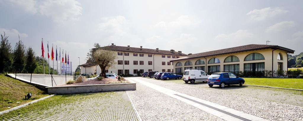 Hotel Cascina Canova Uggiate-Trevano Екстериор снимка